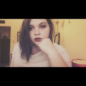 Meet your Posher, Valerie